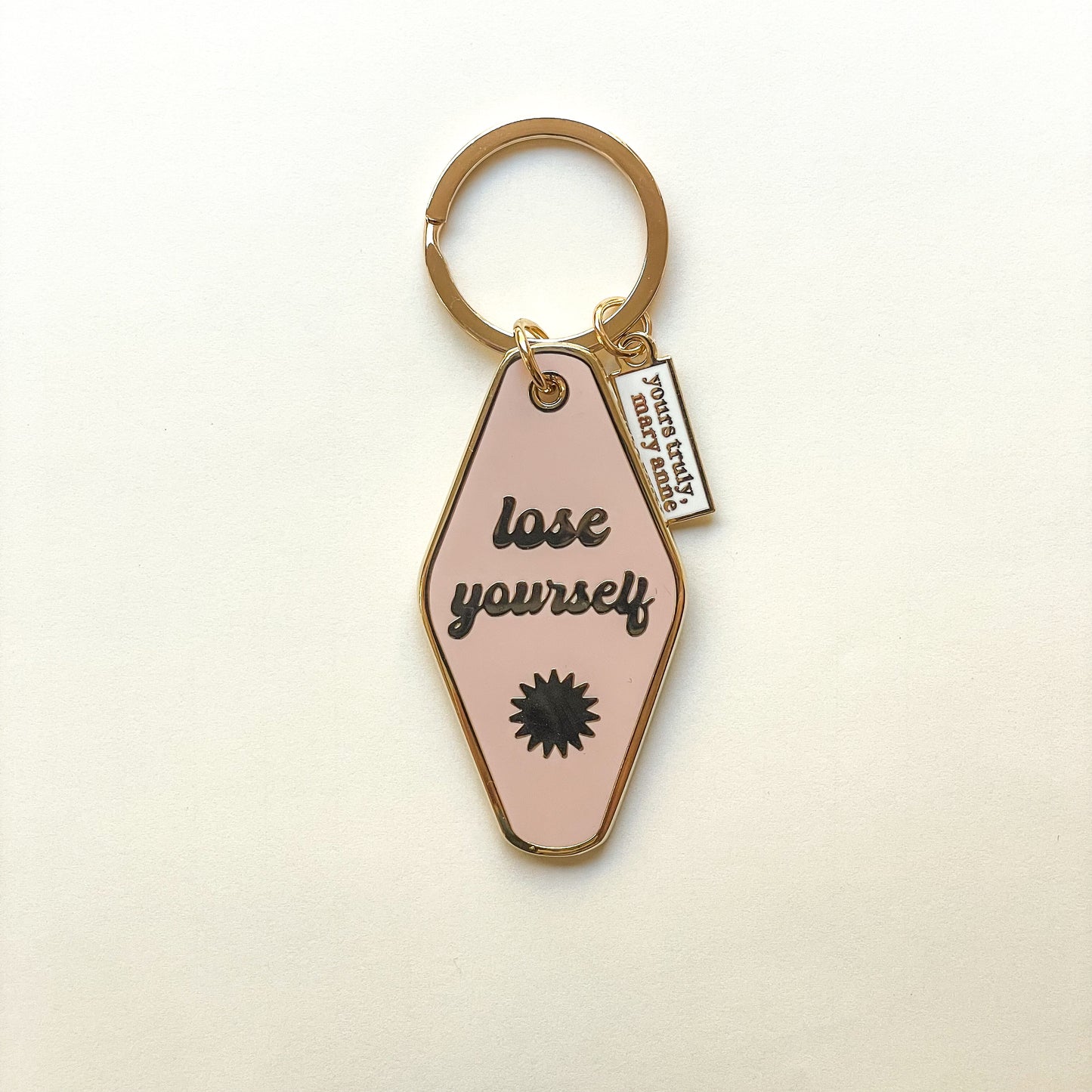 Find & Lose Yourself Retro Motel Keychain